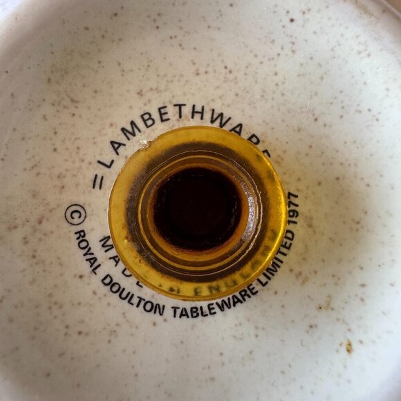 Vintage Royal Doulton Lambethware Salt and Pepper Shakers, 1977 Stoneware - Picture 5 of 5